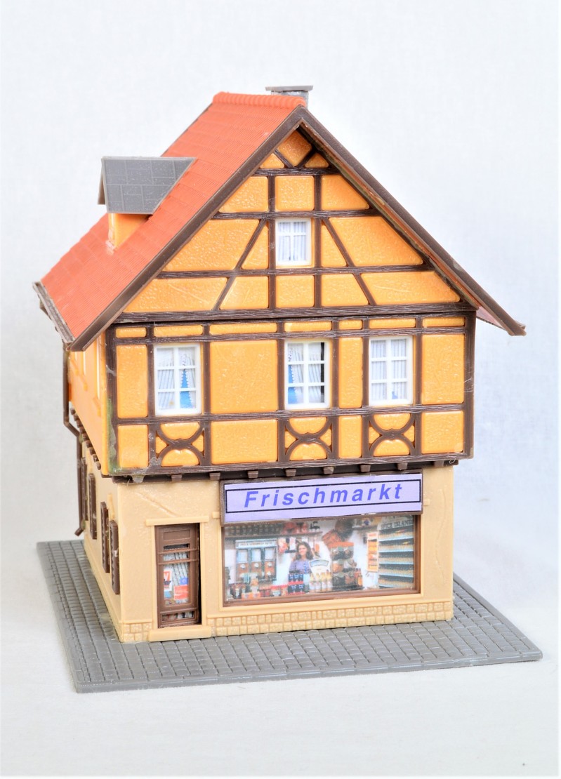 Fachwerkhaus mit Laden