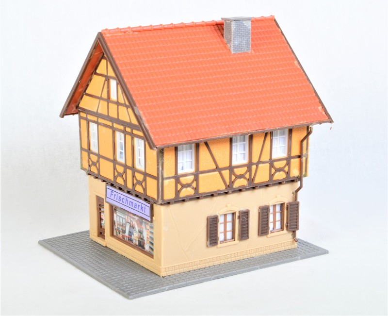 Fachwerkhaus mit Laden