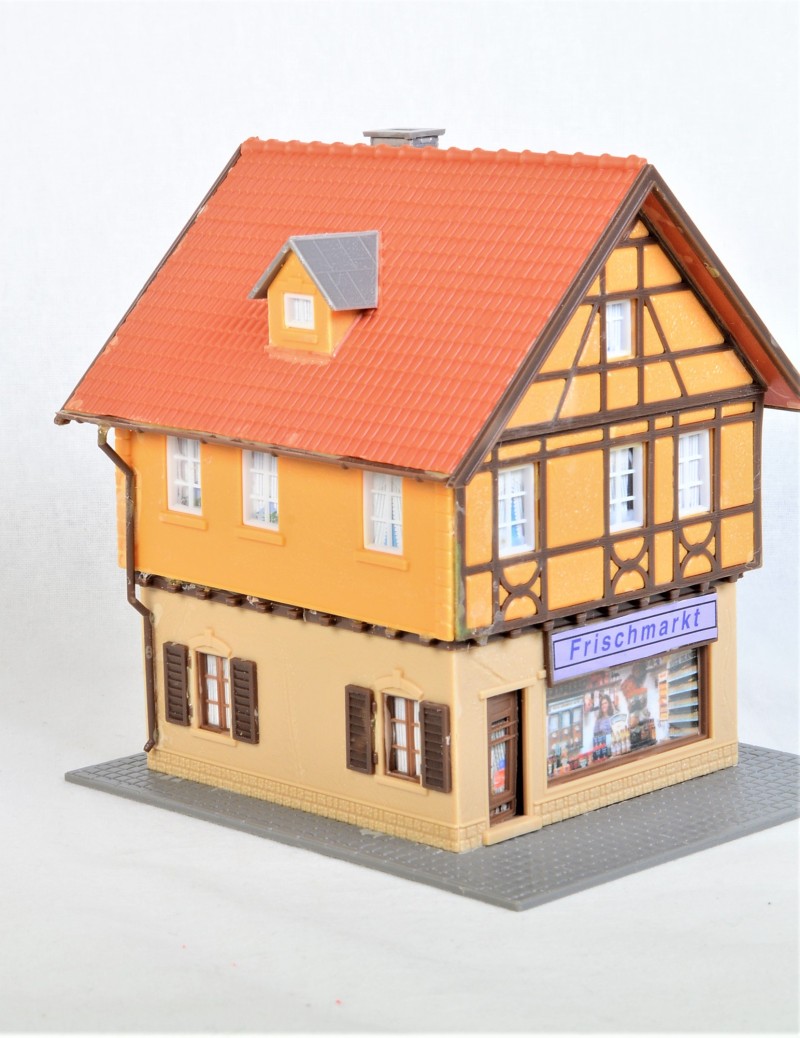 Fachwerkhaus mit Laden