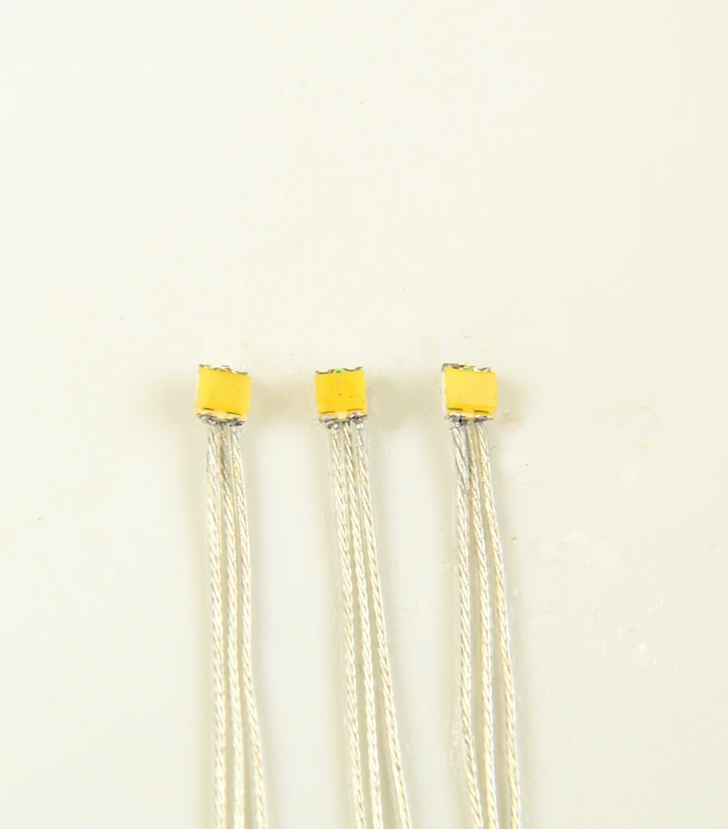 3 St. DUO SMD Led 0605 rot / warmweiß bedrahtet
